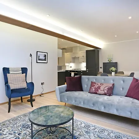 Joivy Refurbished Home On The Royal Mile Edinburgh Exterior photo